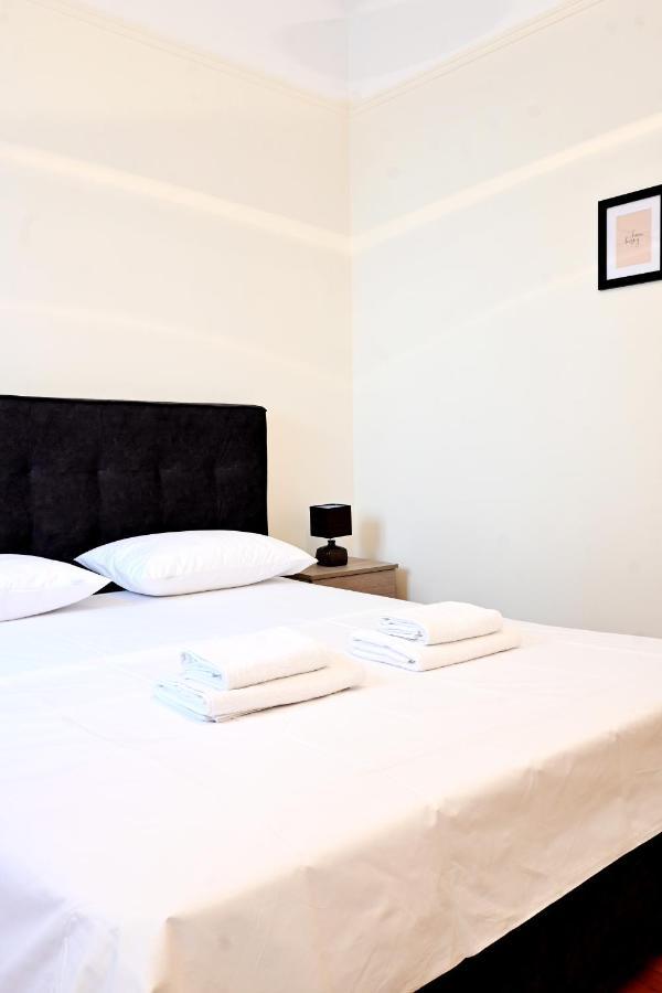 Delmare Athens Double Apartment Екстер'єр фото